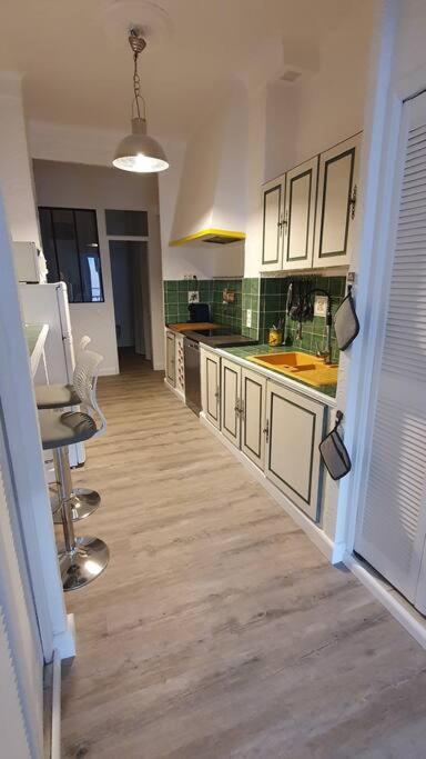 Appartement Centre-Historique 70 M2 Fréjus Екстериор снимка